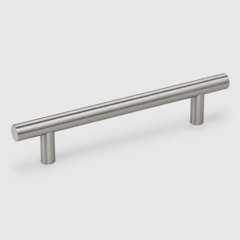 Poignee de meuble de cuisine en inox brosse en forme de barre