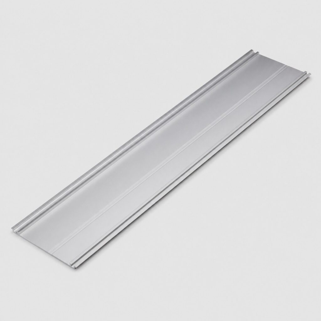 Rail de guidage en aluminium pour scie plongeante sur fond gris clair