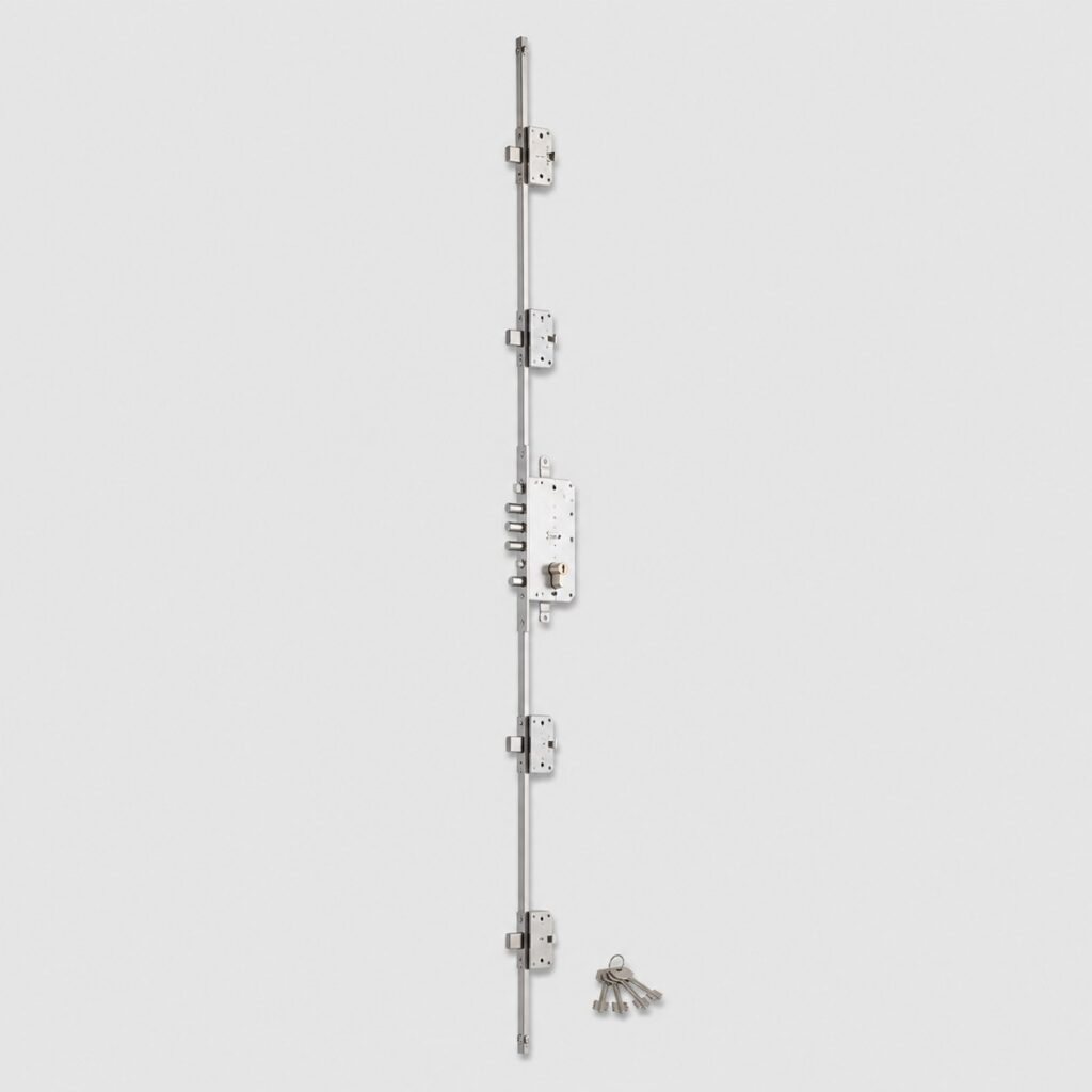 Serrure de porte blindée multipoints avec cylindre anti-arrachement